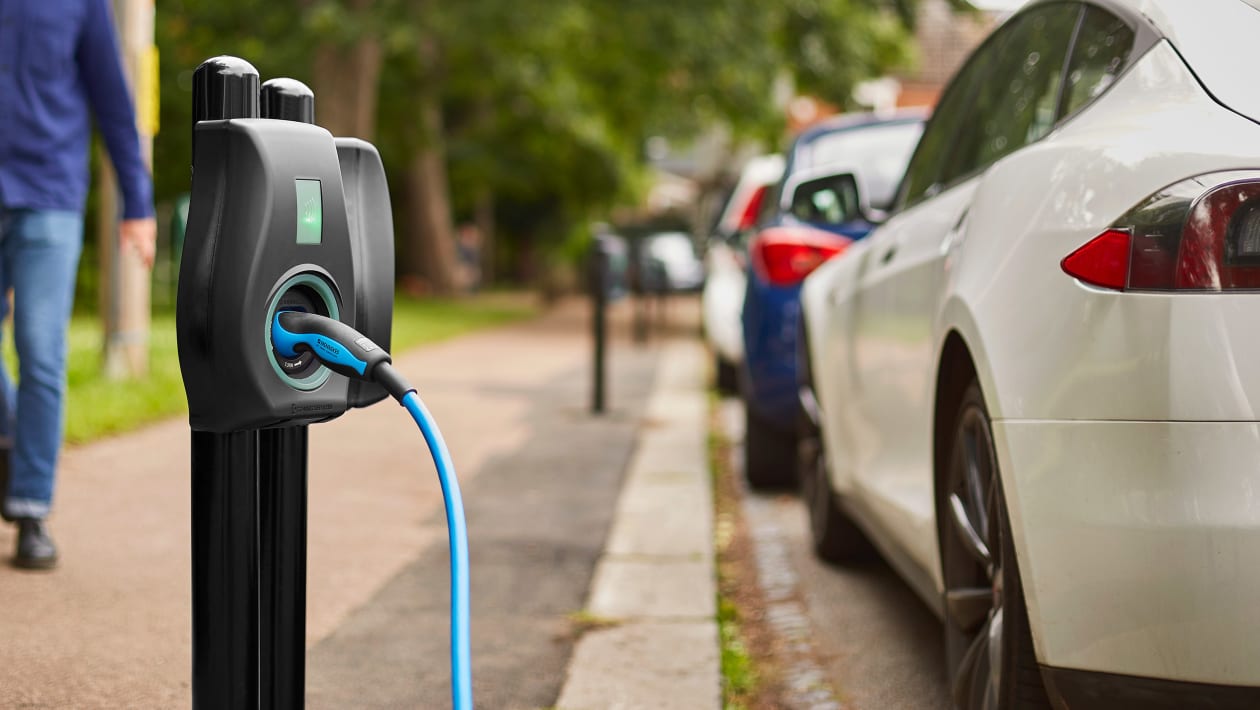 Connected Curb promises 190,000 new public chargers for electric cars
